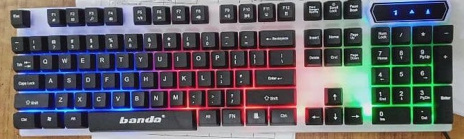 TECLADO BANDA GAMER V10 RGB